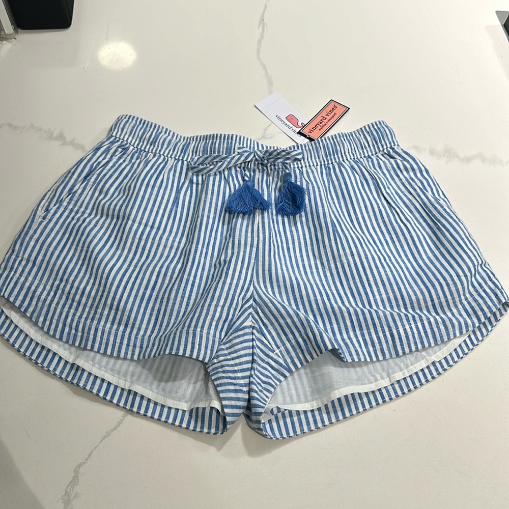 Vineyard vines striped pull on shorts